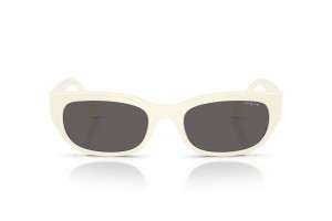 VOGUE VO5669S Full Ivory Black Smoke napszemüveg