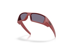 Oakley GASCAN OO9014 Matte Iron Red Prizm Grey napszemüveg