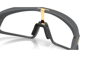 Oakley OO9524D RSLV — Matte Carbon, Clear-to-Black Iridium