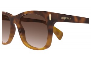 Alexander McQueen AM0551S 002 Havana barna napszemüveg