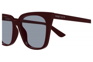 Alexander McQueen AM0556S 004 piros/világoskék napszemüveg