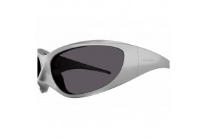Balenciaga BB0252S 005 – Shiny Metallic Silver Solid Smoke
