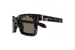 Alexander McQueen AM0506S — fényes szürke / havana barna